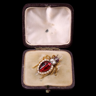 Lot 1746 - A late 19th / early 20th Century gemstone-set...