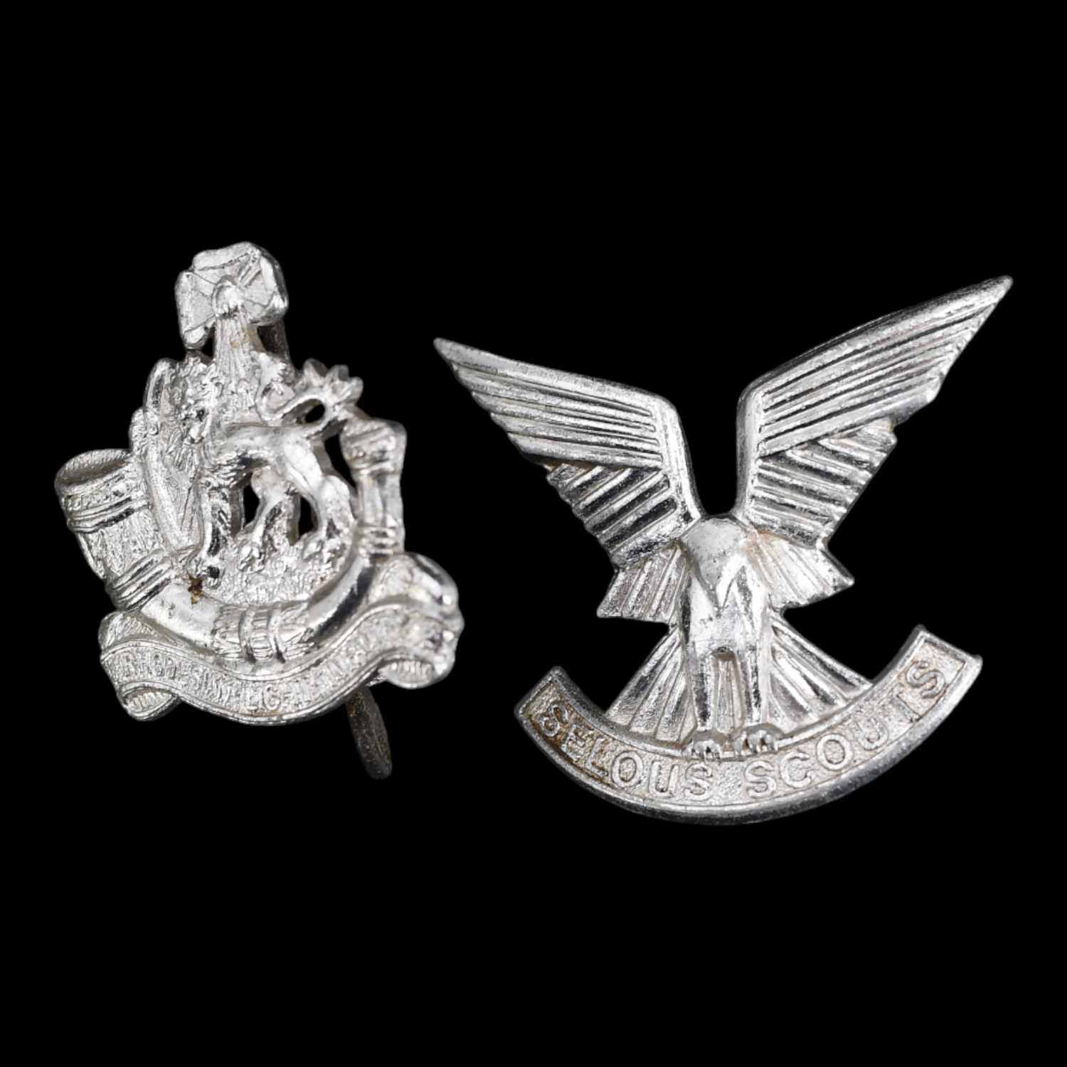Lot 132 - A Selous Scouts beret badge together with a...