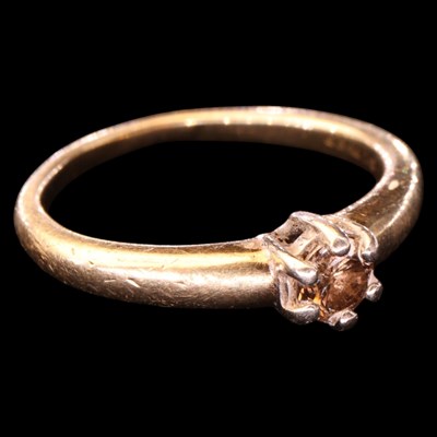 Lot 1313 - A contemporary diamond solitaire ring,...