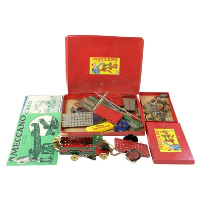 Lot 761 - A quantity of vintage Meccano