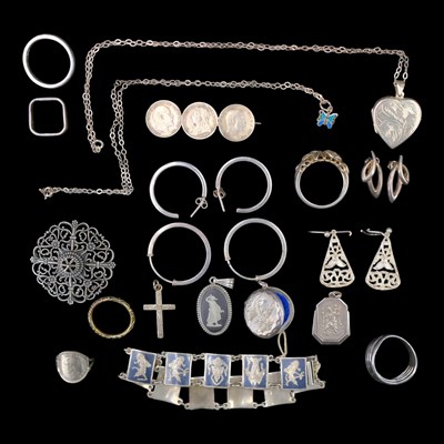 Lot 1270 - Vintage and contemporary silver / white metal...