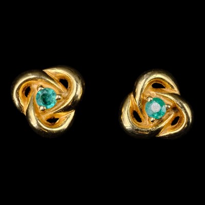 Lot 1353 - Near-contemporary emerald and 9 ct gold...