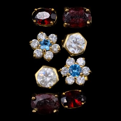 Lot 1355 - Various 9 ct yellow metal mounted sapphire,...