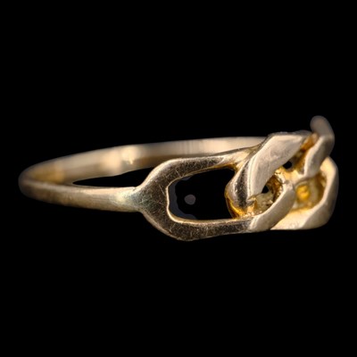 Lot 1382 - A vintage 9 ct yellow metal curb-link ring, M,...