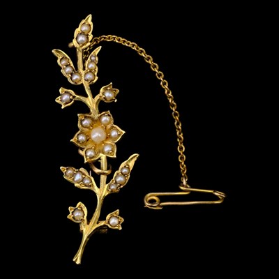 Lot 1387 - A late 19th / early 20th Century seed-pearl...