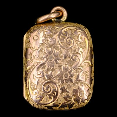 Lot 1389 - An Edwardian 9 ct rose-gold pendant double...