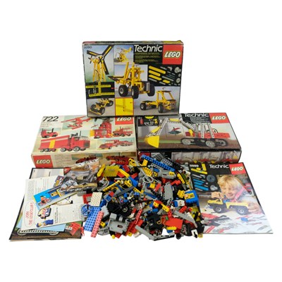 Lot 763 - A group of LEGO Technic and System, including...