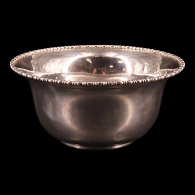 Lot 1175 - A George V silver sugar bowl, having an...
