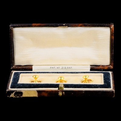 Lot 1402 - A cased set of three early 20th Century 9 ct...