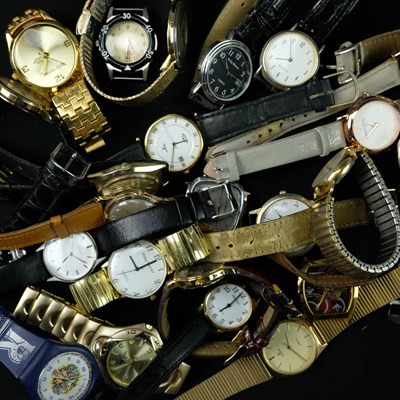 Lot 1566 - A quantity of near-contemporary wristwatches
