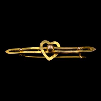 Lot 1453 - An early 20th Century 9 ct gold romantic bar...