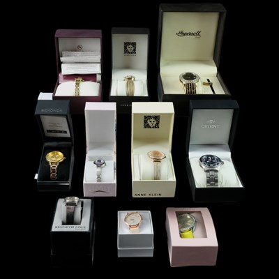 Lot 1568 - A group of near-contemporary boxed...
