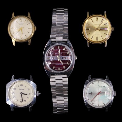 Lot 1570 - A vintage Vantime Super de Luxe wristwatch,...