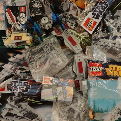 Lot 767 - A group of LEGO Star Wars polybags (the...