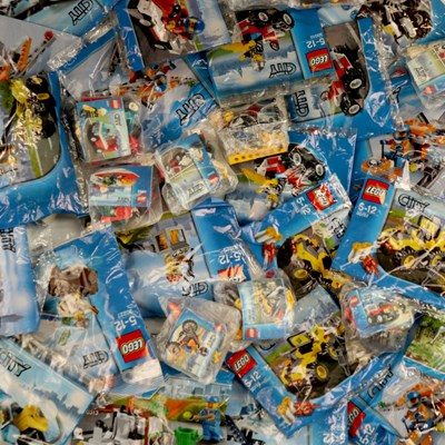 Lot 768 - A group of LEGO City polybags (the Auctioneers...