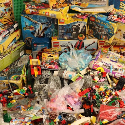 Lot 773 - A quantity of LEGO sets, including Atlantis,...