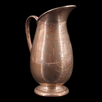 Lot 1181 - A George V silver cream jug, of baluster form...