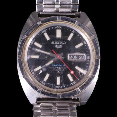 Lot 1590 - A late 1960s Seiko 5 Sports day-date...
