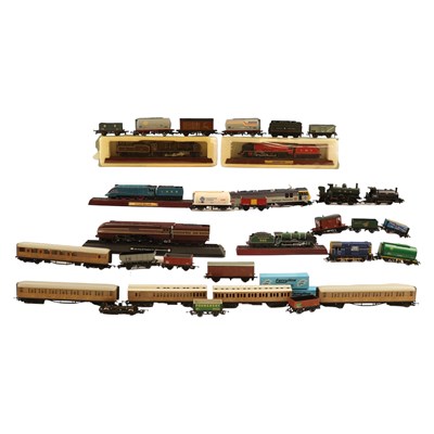 Lot 786 - A group of Hornby and other model railway...