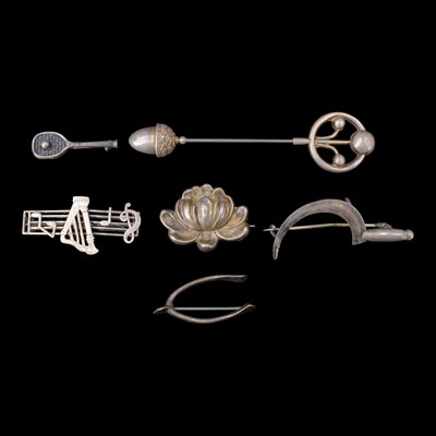 Lot 1287 - Vintage Irish, novelty and American white...