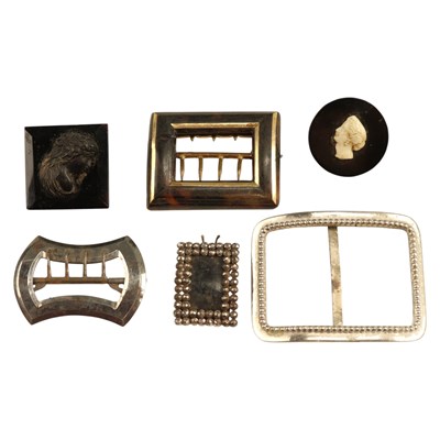 Lot 873 - Georgian and later buckles and...