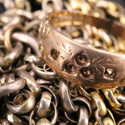 Lot 1503 - Scrap 9 ct yellow metal, 25.1 g