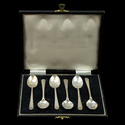 Lot 1200 - A QEII cased set of six silver coffee...