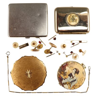 Lot 885 - A group of vintage dress accessories,...