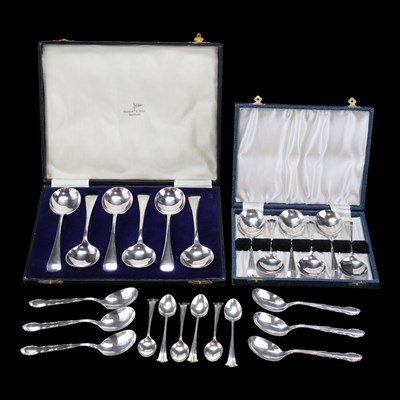 Lot 1176 - An Edwardian silver-lidded cut-glass dressing...