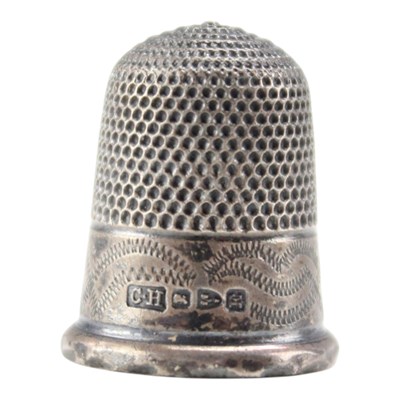 Lot 782 - A Victorian Charles Horner silver thimble