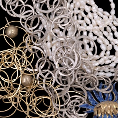 Lot 1188 - A contemporary Modernist silver-gilt...