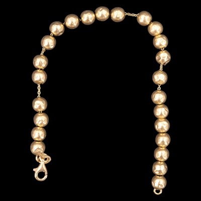Lot 1275 - A near-contemporary 18 ct yellow metal...