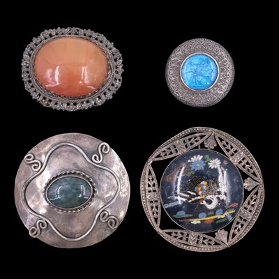 Lot 1185 - Three early 20th Century and later silver /...
