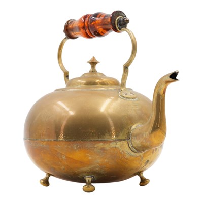 Lot 832 - A late Victorian brass toddy kettle, 21.5 cm