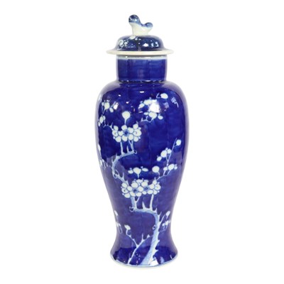 Lot 943 - A Chinese porcelain lidded baluster...