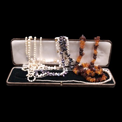 Lot 1426 - A vintage faux-pearl single-strand...