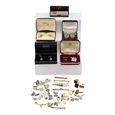 Lot 827 - A group of vintage and contemporary...