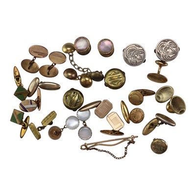 Lot 828 - A group of antique and vintage gentlemen's...