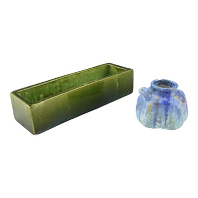 Lot 1002 - An early 20th Century Bretby bulb trough,...