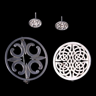 Lot 1238 - Two Scottish Malcolm Grey silver / white metal...