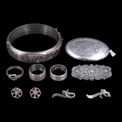 Lot 1208 - A group of vintage silver / white metal...