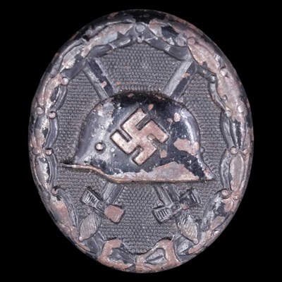 Lot 57 - A German Third Reich black wound badge,...