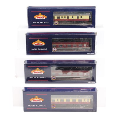 Lot 730 - Four Bachmann Branch-line OO gauge Mk1 model...