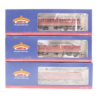 Lot 731 - Three Bachmann Branch-line OO gauge model...