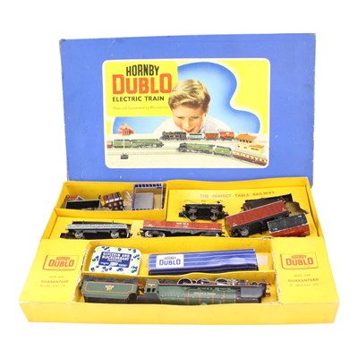Lot 734 - A Hornby Dublo EDG19 OO gauge electric train set