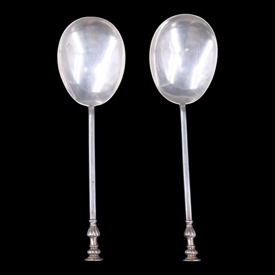 Lot 1141 - A pair of Edwardian silver seal-top spoons in...