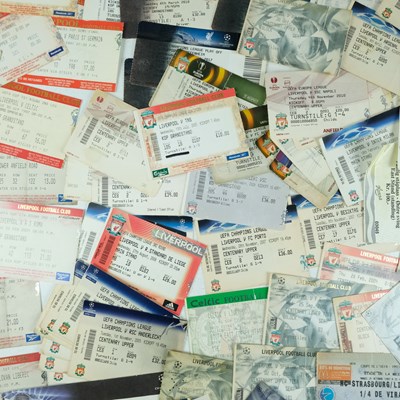 Lot 568 - A group of 1990s and later Liverpool Football...