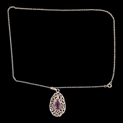 Lot 1370 - A late 20th Century amethyst and 9 ct gold...