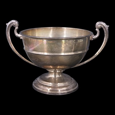 Lot 1082 - A 1920s silver two-handled table centrepiece...