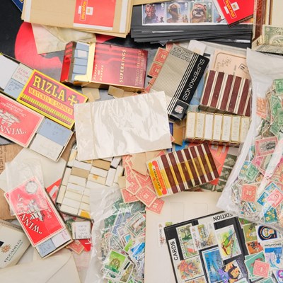 Lot 454 - A quantity of loose stamps and philatelic...